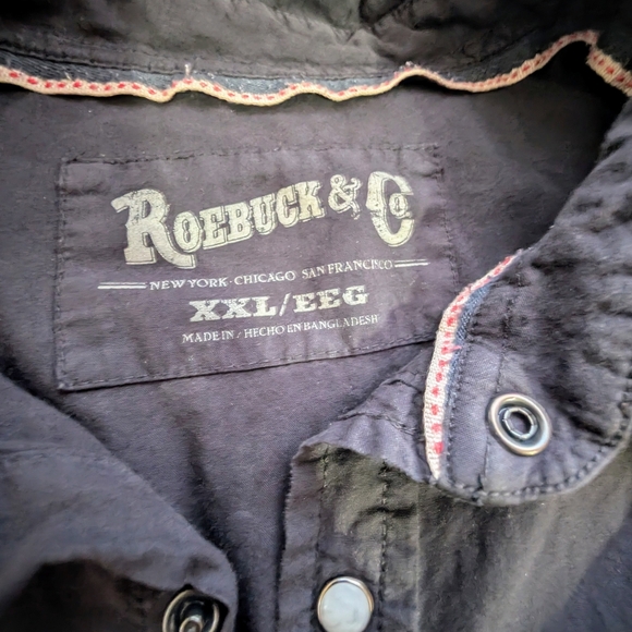 Black Casual Button Down Shirt with Structured Collar - Picture 2 of 5